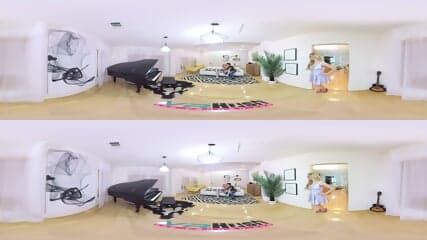 Girls And Stepmoms Just Want to Have Fun 360Â°