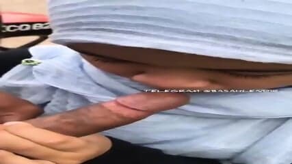 Skandal tudung biru sepong kontol hitam besar