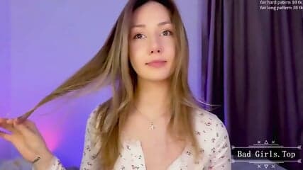 Very pretty skinny long hair webcam solo teen