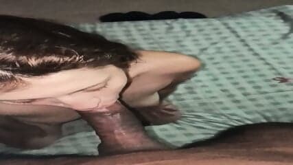 Rica mamada, rubia se alimenta de leche