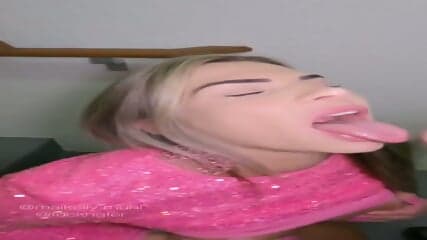 Macho comeu o CÃº da Cadela Bonita  e gozou a porra na cara dela