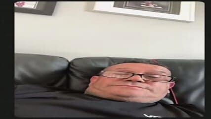 AN ELDERLY MAN AND A FATHER OF A FAMILY JERKING OFF IN FRONT OF THE CAM VIDEO