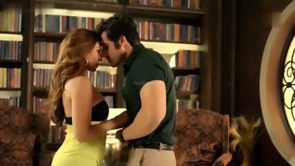 Beautiful Supersexy Actress Navina Bole Teasing And Having Fun With Her Co Actor With Horny Moves