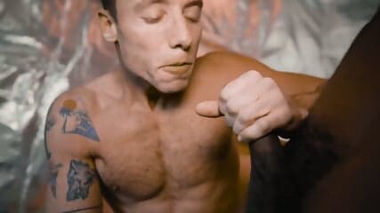 Muscle Hunk Justin Matthews Dicks Down Handsome BBC Xhk  Japanese