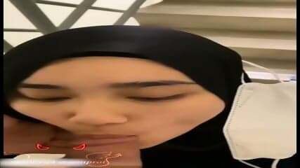 Hijab malay sepong kontol guru ditangga sekolah