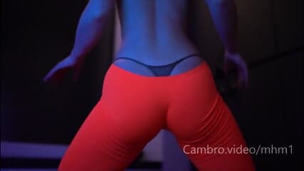 Big ass Petite twerk in  Orange leggings