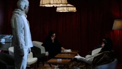 Shark Skin Man and Peach Hip Girl - LEGENDADO PT/BR