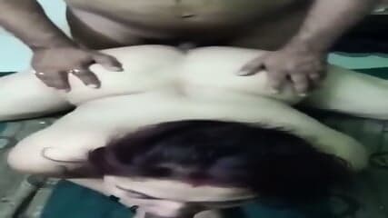 Do neta ne bhabi ki khub mari