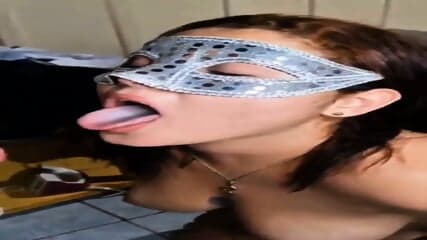 Corno Manso Filma A Esposa Mamando E  Outro Macho