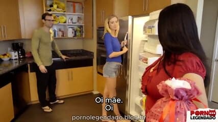 Garota safada transando com padrasto escondido mamÃ£e