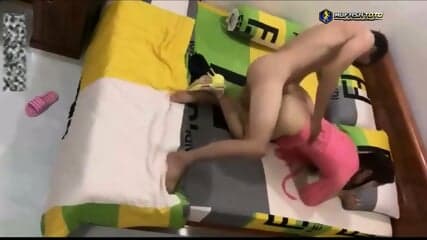 SELINGKUH DENGAN TETANGGA SAAT SUAMI PERGI KERJA