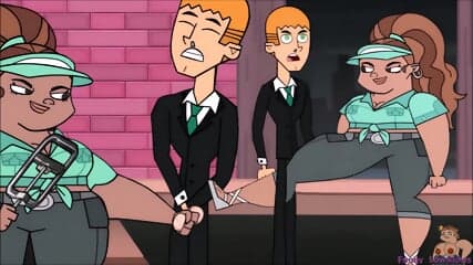 ballbusting FAT EBONY gorda kick in the balls TOTAL DRAMA Odisea del Drama Egipto