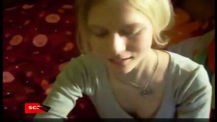 Aussie-American MILF Deep Throats Like a Pro