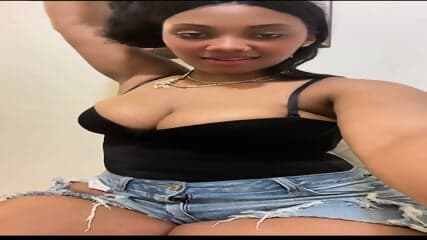 Dominicana de grandes y lindas tgetas