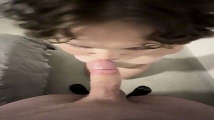 Slut With No Arms Givies Bj