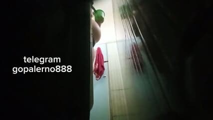 Ngintip mandi bumil selesai ngentot