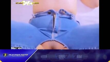 SELEB TIKTOK CAMELIA JILBRUT BIKIN FILM PORNO _ BOKEP INDONESIA VIRAL hot-girl