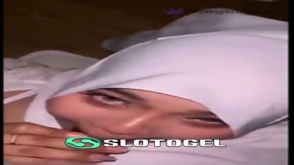 tertutup tapi seperti lonte