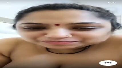 Jipsa Beegum Indian Mallu milf actress, influencer stripping nude(full video)