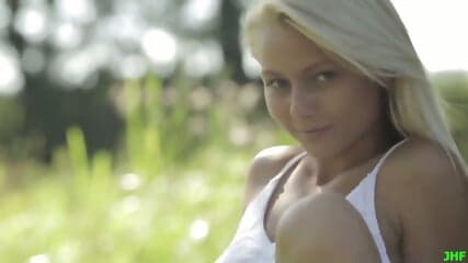 Pinky J-Blonde perfection