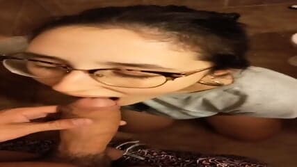 Le Hace Una DP En El BaÃ±o