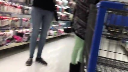 DW Youngster in black color sweatshirt looking mama 1