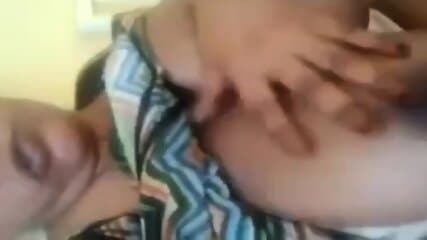 Arab khaliji makes a hot video for her lover