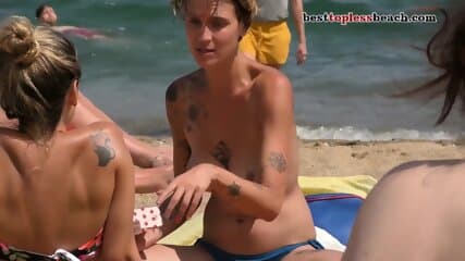 Superb women Topless Beach Voyeur Public Nude