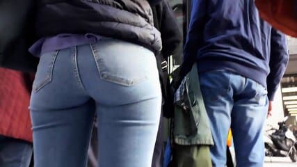 caNdid ass jeans