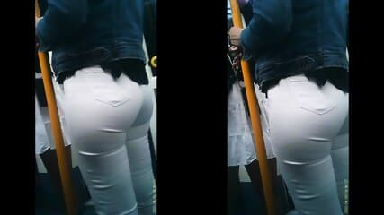 Argentina con pantalones blancos