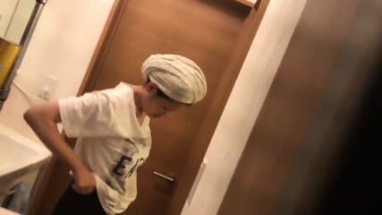 Shower Peep Big Boobs & Beautiful Nipples