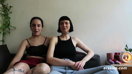 Ersties - Berliner Fashion Girls beim intimen Queer-Rendezvous